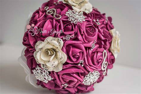 Bouquet di rose di carta per seconde nozze