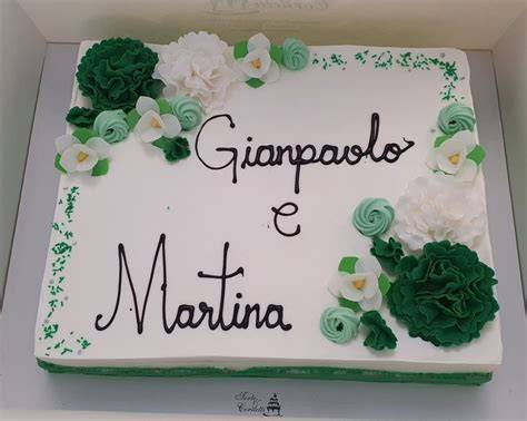 dettagli decorativi per torta di promessa: macarons, nastri