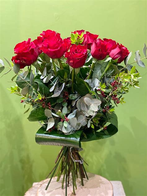 Fiori freschi con gambo corto