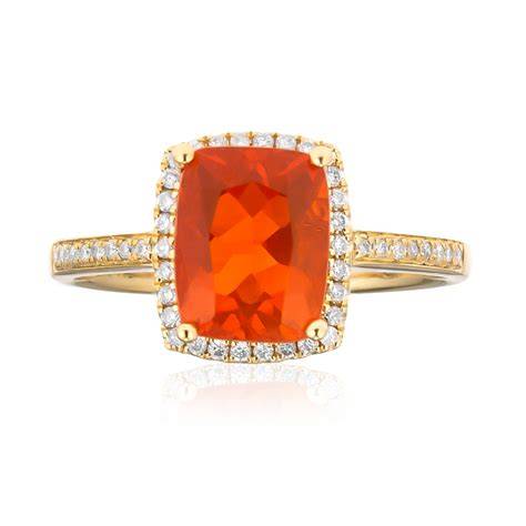 Anello nuziale con opale di fuoco e diamanti
