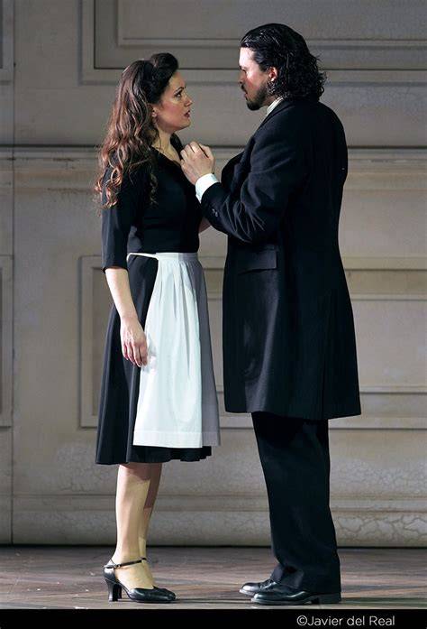 Anna Delfino in costume come Susanna ne Le Nozze di Figaro