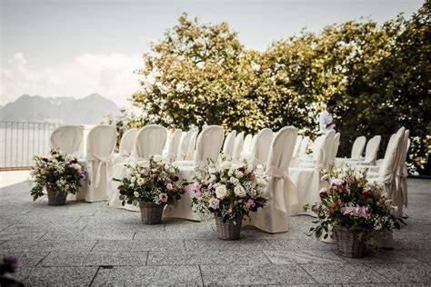 Dettagli floreali e decorazioni del matrimonio in Italia