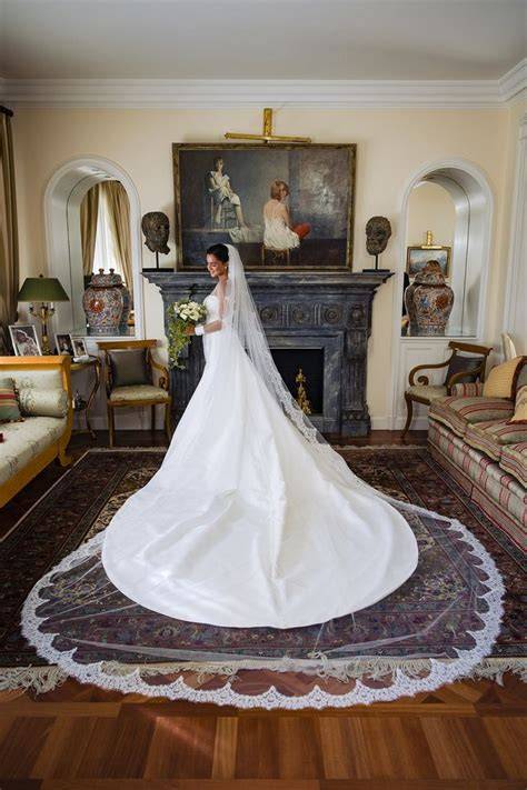 Dettaglio dell'abito da sposa di Maria Vittoria Paolillo