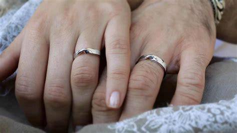 Simbolo di unione e impegno nella fede nuziale