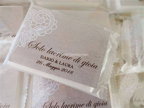 Esempi di fazzoletti da matrimonio personalizzati