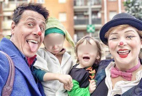Alice Mangione e Gianmarco Pozzoli con i loro figli