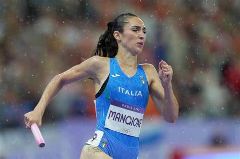 Alice Mangione in gara di atletica