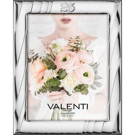 Dettaglio cornice Valenti con logo 25° anniversario