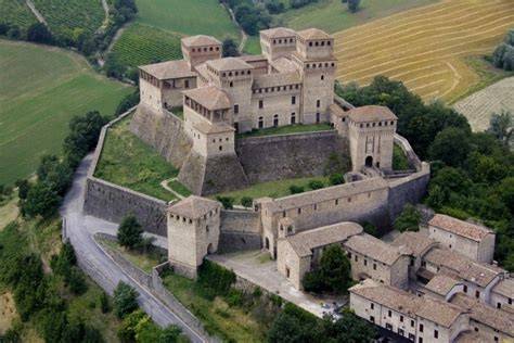 Vista panoramica del Castello di Torrechiara