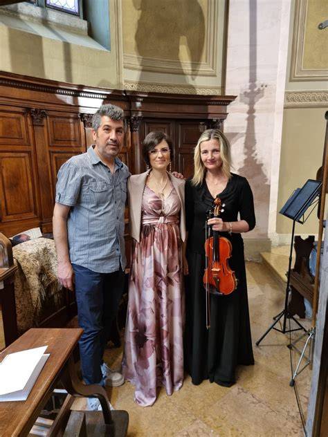 Violino e organo durante un matrimonio