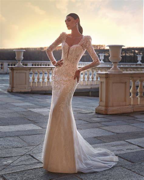 Atelier di abiti da sposa con eleganti creazioni