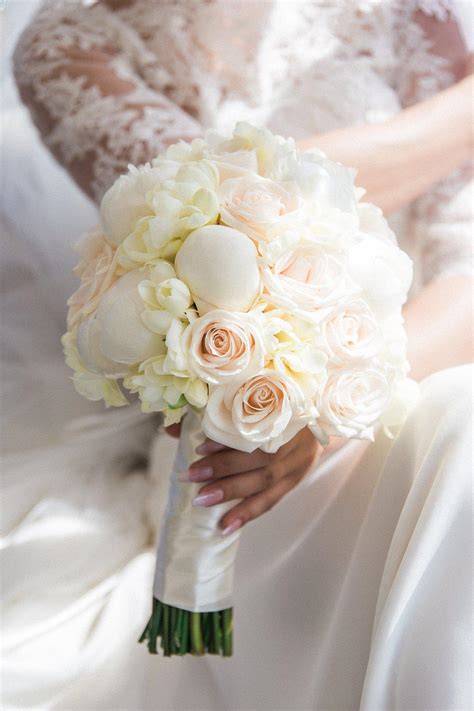 Bouquet sposa bianco minimalista