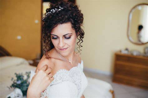 Sposa con riccioli pieni