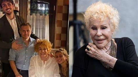 Ornella Vanoni con i nipoti Camilla e Matteo