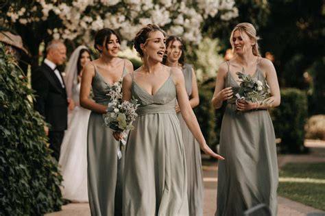 Modelli abiti damigella matrimonio