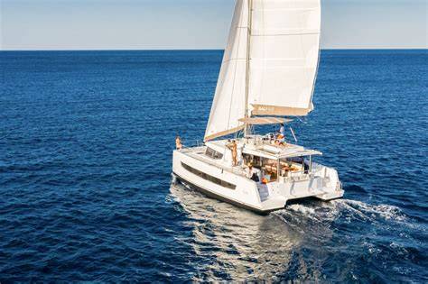 Catamarano nel Salento