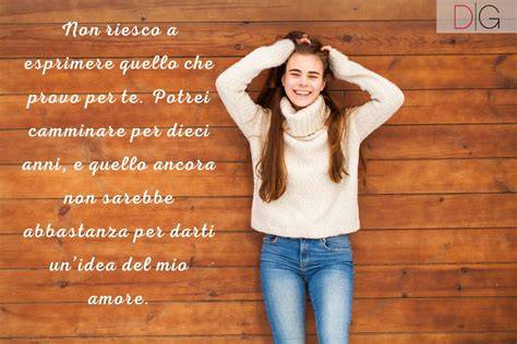 Ragazza che chiede ad un'amica di essere damigella