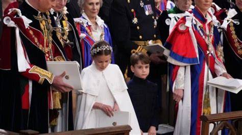 Il Principe George durante la cerimonia di incoronazione