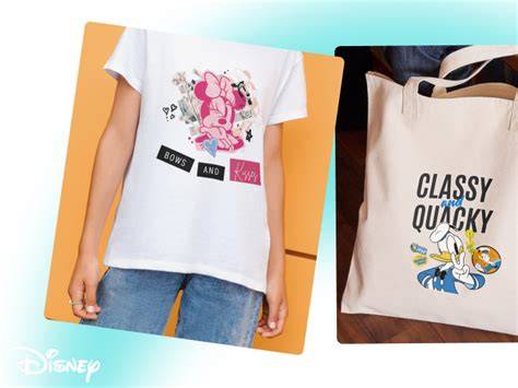 Gruppo di amiche con magliette personalizzate a tema Disney