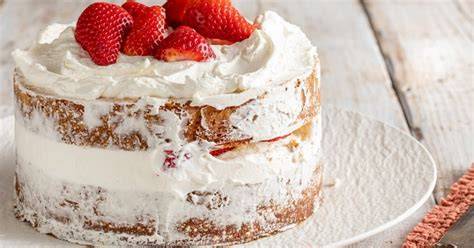 Immagine di nozze dolci con panna montata