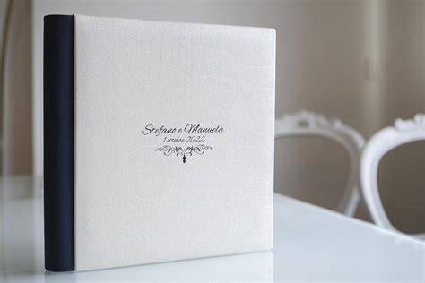Copertina di un album fotografico di matrimonio decorata