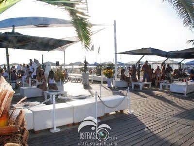 Dettaglio della pista da ballo sulla spiaggia di Ostras Beach Club