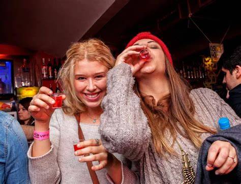 Pub crawl e vita notturna a Riga