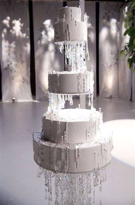 Tendenze torta nuziale 2025
