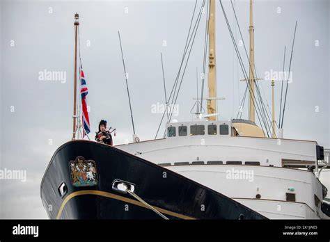 Royal Yacht Britannia ormeggiato in un porto