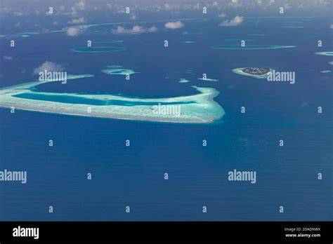 Vista aerea di un atollo maldiviano