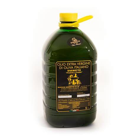 Bottiglie di olio extra vergine d'oliva di alta qualità