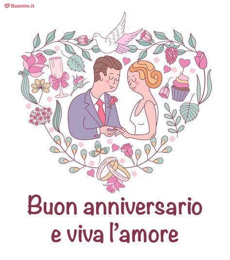 coppia che celebra anniversario di matrimonio