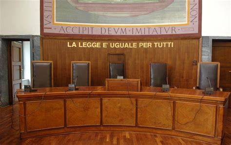 Un'aula di tribunale