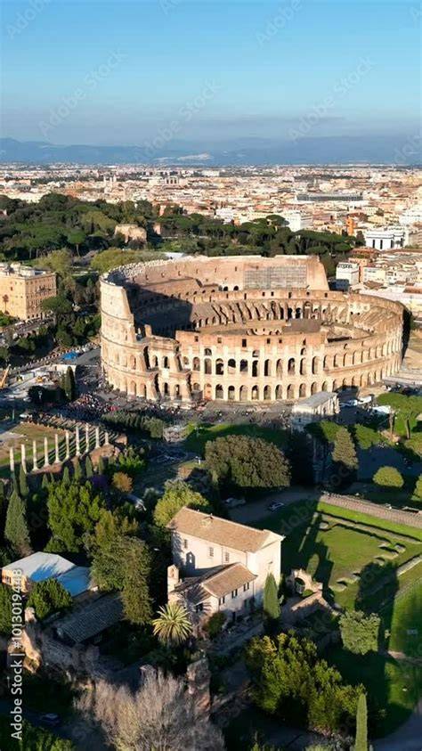 Panorama di Roma con il Colosseo