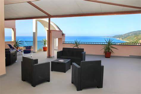 Terrazza panoramica con vista mare per ricevimenti