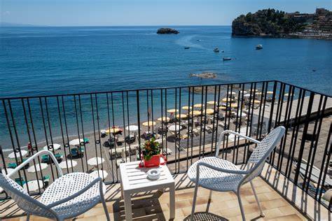 Hotel Scrajo interno con vista mare