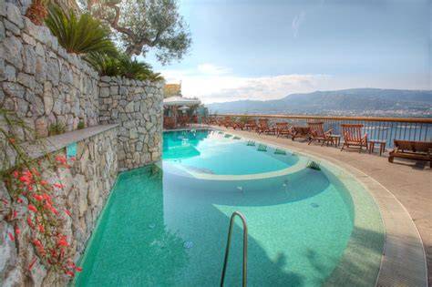Hotel Mega Mare con vista sulla costa