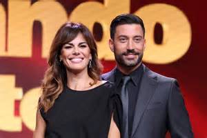 Bianca Guaccero e Giovanni Pernice sorridenti
