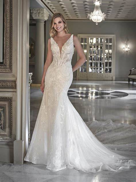 Modelli di abiti da sposa: sirena, trapezio, scollo a V