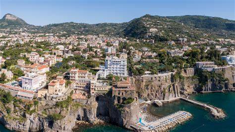 Vista panoramica sul golfo di Sorrento dall'Hotel Mediterraneo