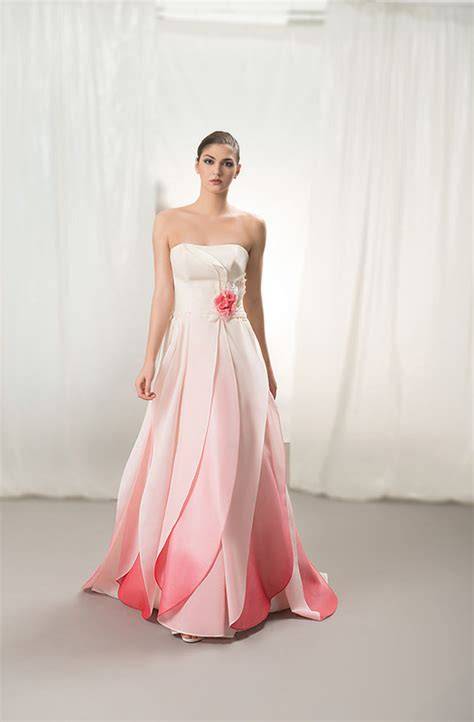 Esempi di abiti da sposa colorati