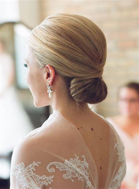 Chignon basso sposa con diadema