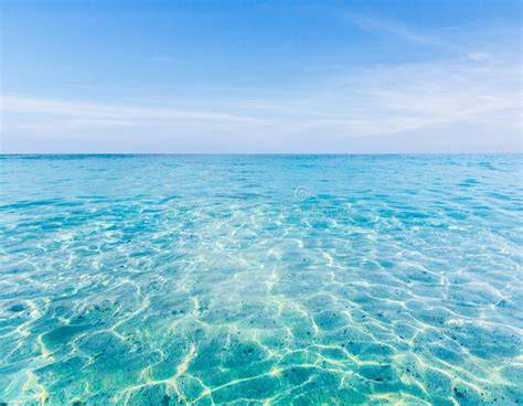 Isola spagnola con mare cristallino