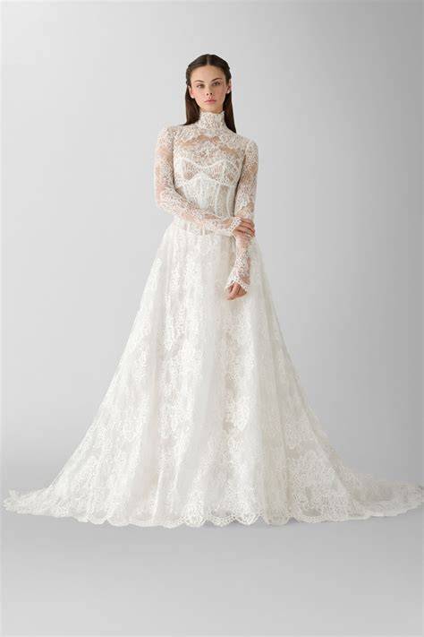 Dettagli di abiti da sposa invernali