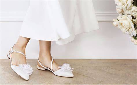 scarpe da sposa basse per matrimonio all'aperto