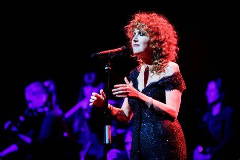 Fiorella Mannoia durante un concerto