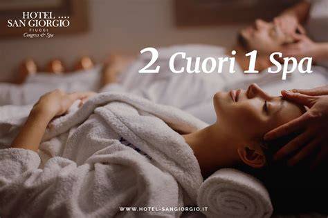 coppia di amiche in una spa