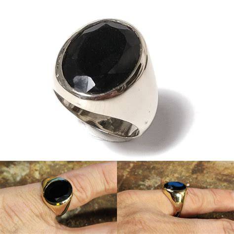 Anelli antichi in onice nero