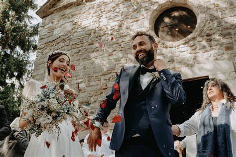 John e Jeremy che si infiltrano a un matrimonio
