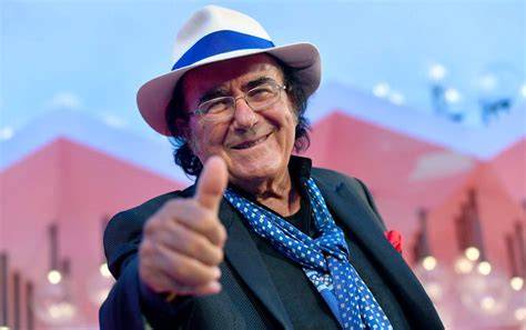 Al Bano Carrisi sul palco durante un concerto